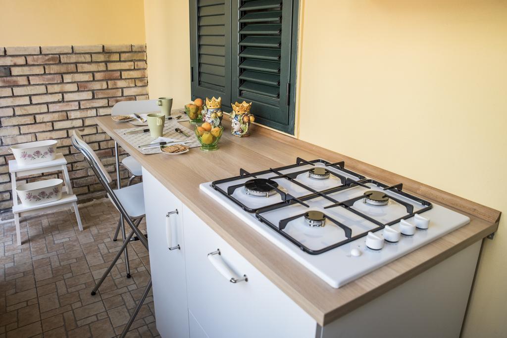 טאורמינה La Maison Jardin Apartment חדר תמונה